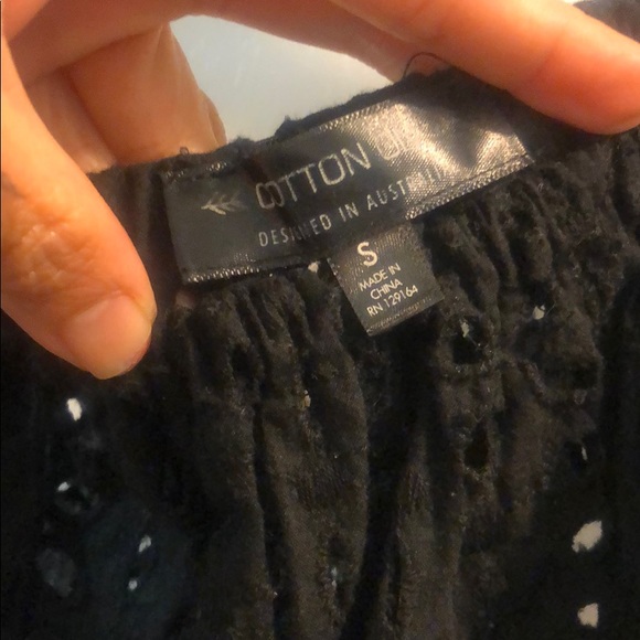 💕 COTTON ON/ Eyelet Peasent Top 💕 - Picture 4 of 4